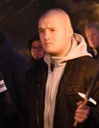 Markus Walther beim SS-Volkstrauertagsgedenken von KO51 in Hötzelsroda 17.11.2024 (Bild: Pixelarchiv)