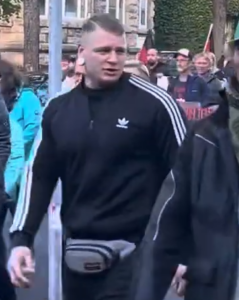 Nils Ackermann auf einem Montagsaufmarsch Eisenach 3.10.2022 (Bild: Youtube)